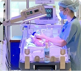 ថែទាំទារកធ្ងន់ (NICU)