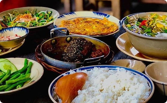 Lunch – return to Phnom Penh