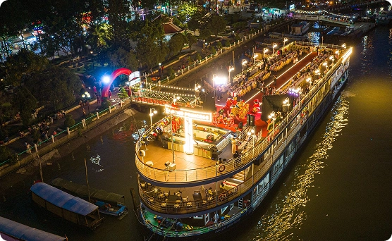 Dinner cruise on the Can Tho River